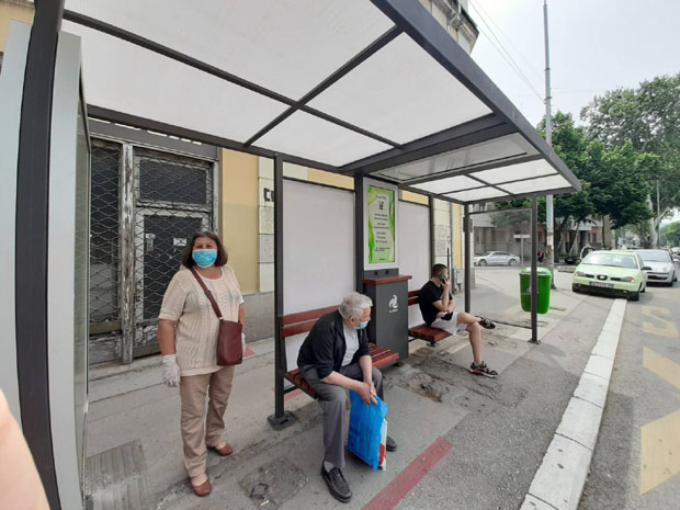 На 23 локације у граду на Нишави постављају се паметне аутобуске станице: Ниш добио модерна соларна стајалишта са интернетом